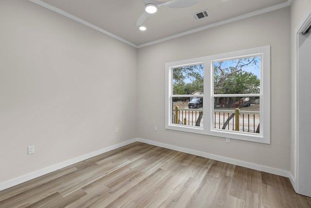 30 Wood Glen DR, Wimberley, TX 78676