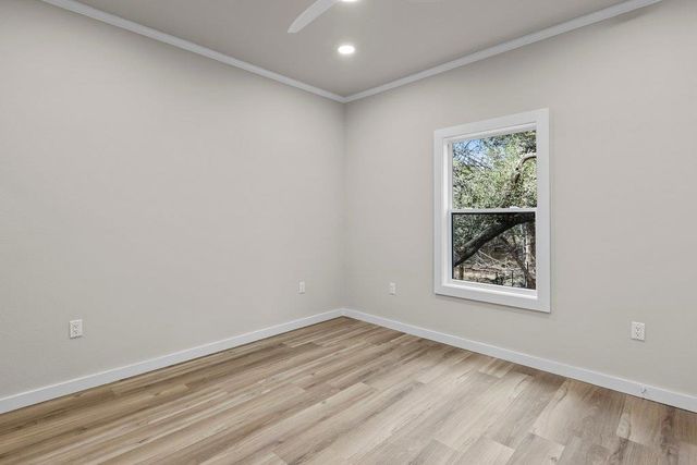 30 Wood Glen DR, Wimberley, TX 78676