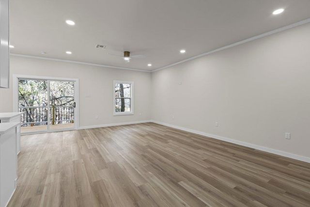 30 Wood Glen DR, Wimberley, TX 78676