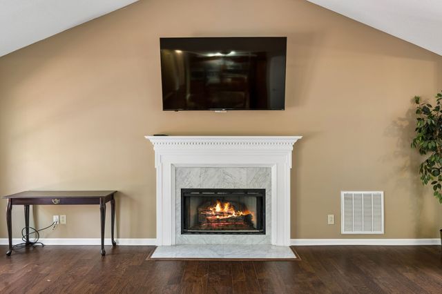 909 Greenview Dr, Fayetteville, TN 37334