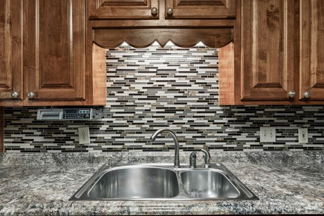 909 Greenview Dr, Fayetteville, TN 37334