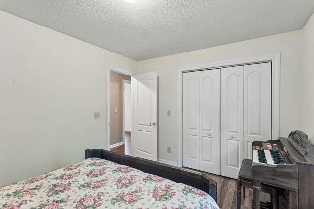 909 Greenview Dr, Fayetteville, TN 37334