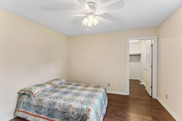 909 Greenview Dr, Fayetteville, TN 37334