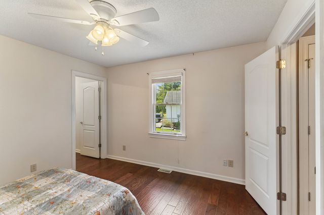 909 Greenview Dr, Fayetteville, TN 37334