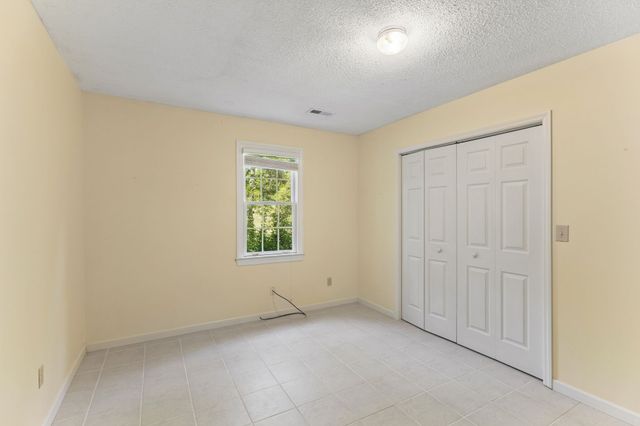 909 Greenview Dr, Fayetteville, TN 37334