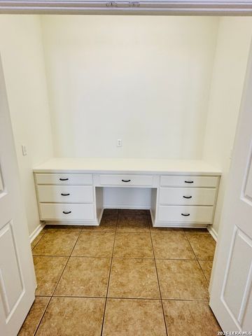 6608 Honey Hl, San Antonio, TX 78229