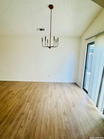 6608 Honey Hl, San Antonio, TX 78229