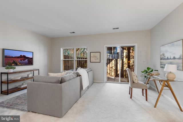 2526 JAMES MONROE CIR, Herndon, VA 20171