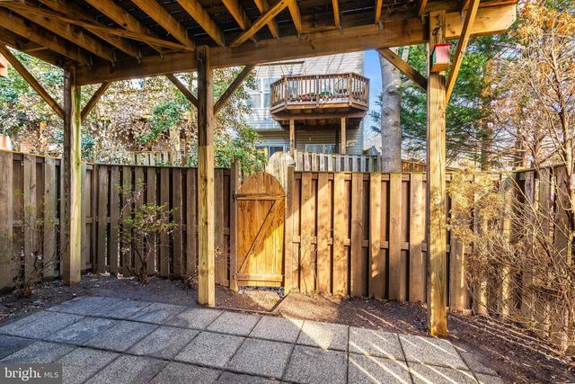 2526 JAMES MONROE CIR, Herndon, VA 20171