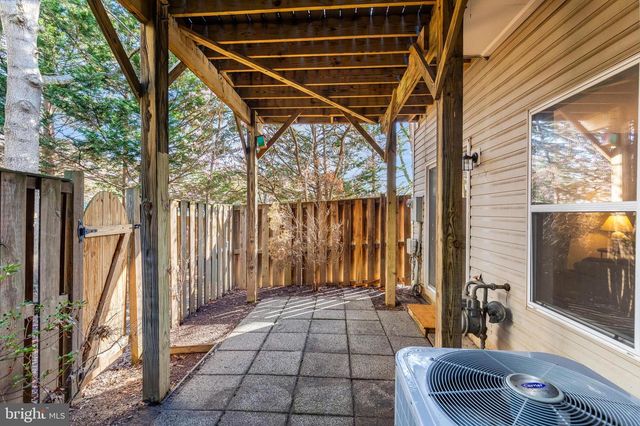 2526 JAMES MONROE CIR, Herndon, VA 20171