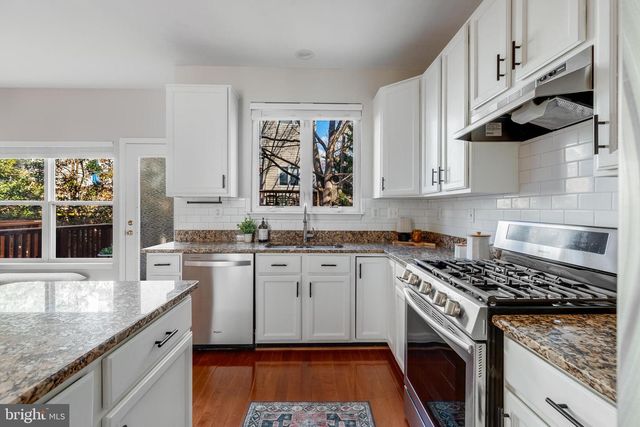 2526 JAMES MONROE CIR, Herndon, VA 20171