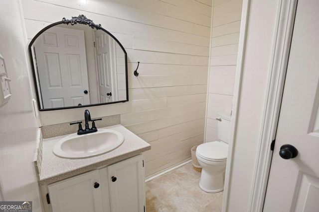 12 Indian Lake Court, Hiram, GA 30141