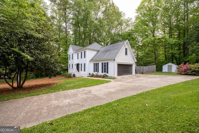 12 Indian Lake Court, Hiram, GA 30141