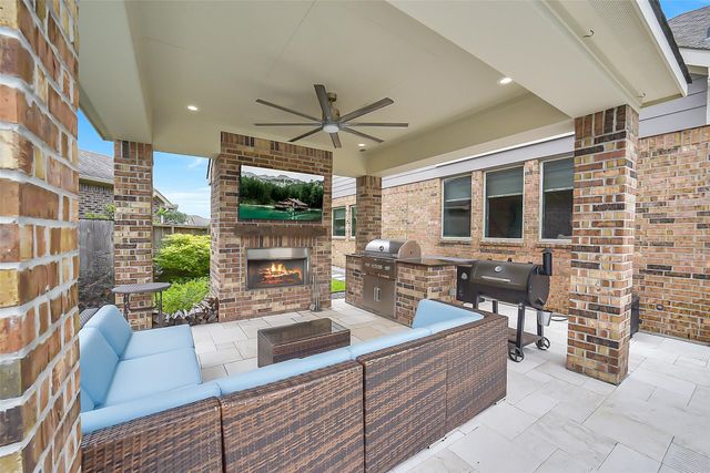 108 Castlegate Lane, Houston, TX 77065