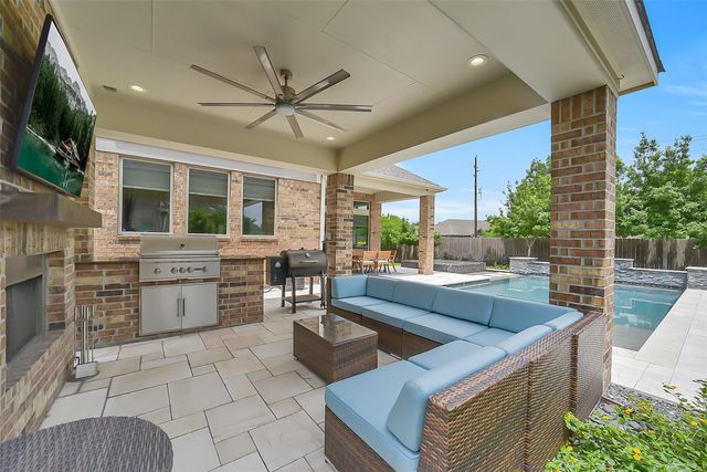 108 Castlegate Lane, Houston, TX 77065