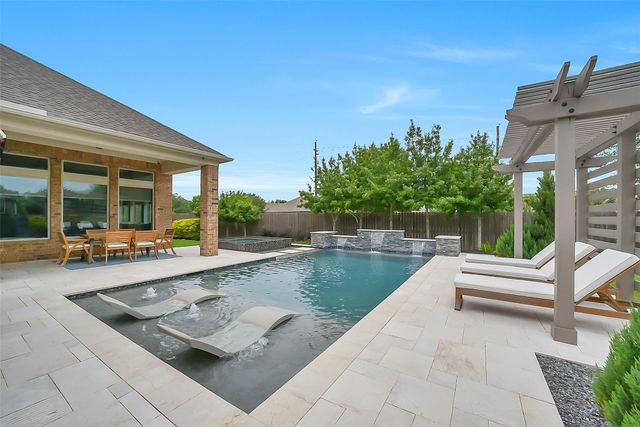 108 Castlegate Lane, Houston, TX 77065