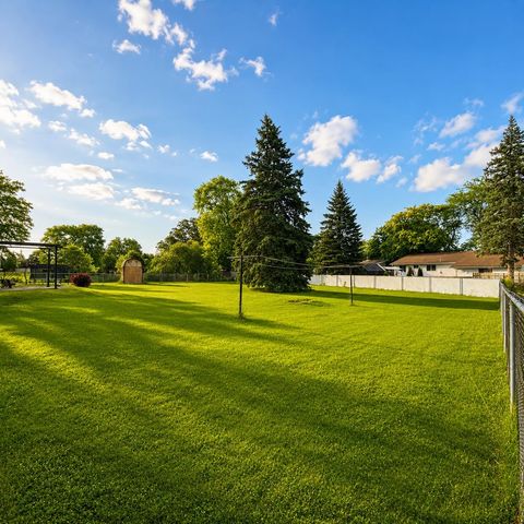 2938 Noreen Drive, Bay City, MI 48706