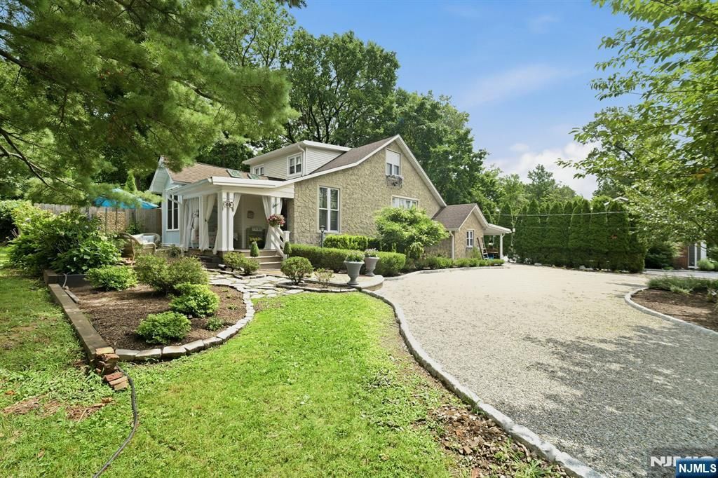 40 Edgewood Avenue, West Orange, NJ 07052