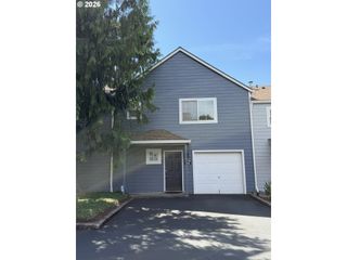 7179 Sw SAGERT St 102, Tualatin, OR 97062