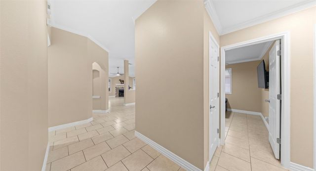 212 Lakemont DR, Hutto, TX 78634