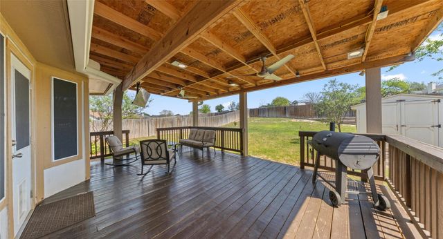 212 Lakemont DR, Hutto, TX 78634