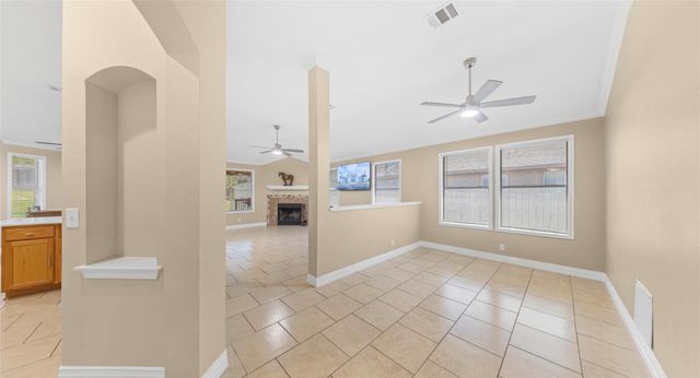 212 Lakemont DR, Hutto, TX 78634