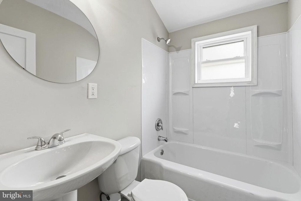 Image 15 of property listing at 1107 MARLYN AVE N, Baltimore, MD 21221