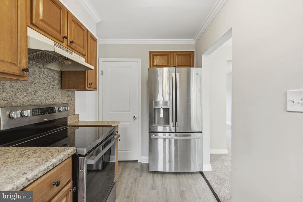 Image 2 of property listing at 1107 MARLYN AVE N, Baltimore, MD 21221