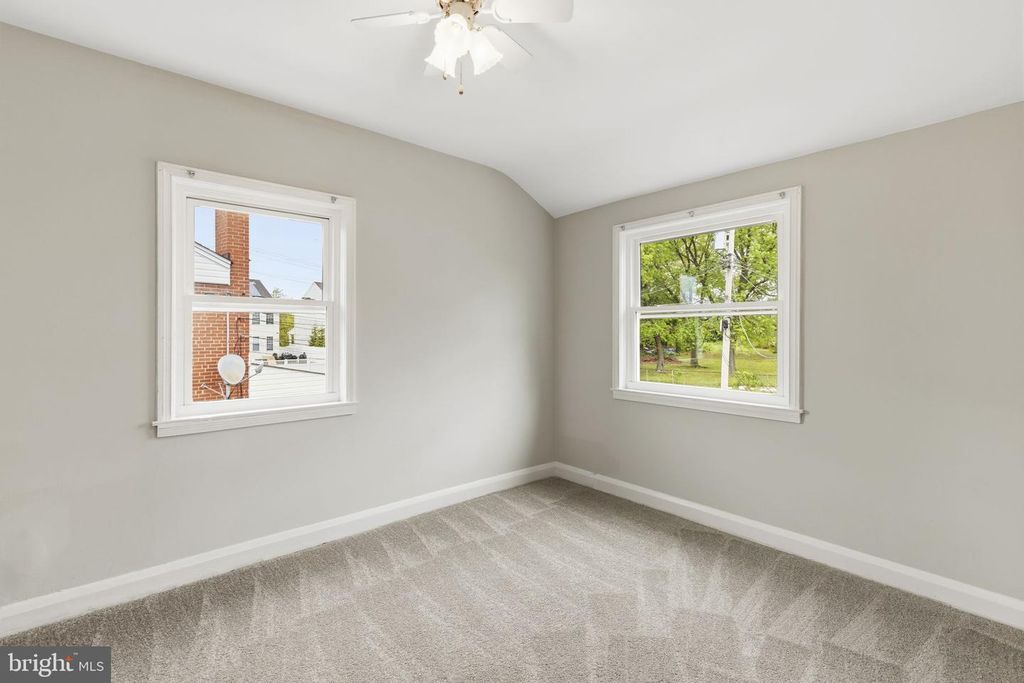 Image 9 of property listing at 1107 MARLYN AVE N, Baltimore, MD 21221