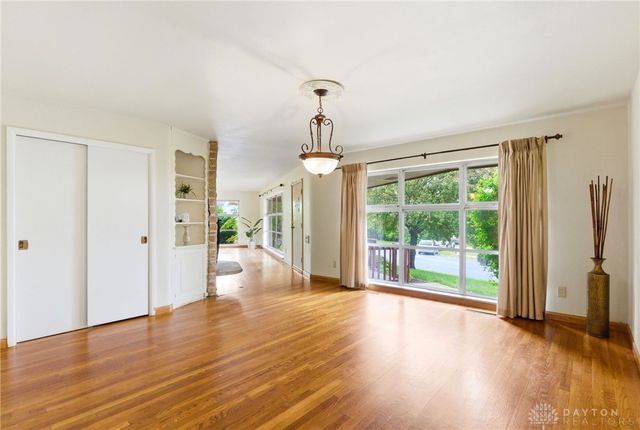 2439 Mayfair Road, Dayton, OH 45405