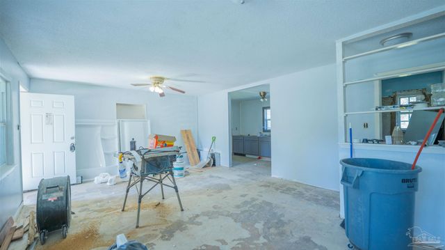 30 Howard Dr, Pensacola, FL 32503