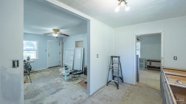 30 Howard Dr, Pensacola, FL 32503