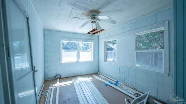 30 Howard Dr, Pensacola, FL 32503