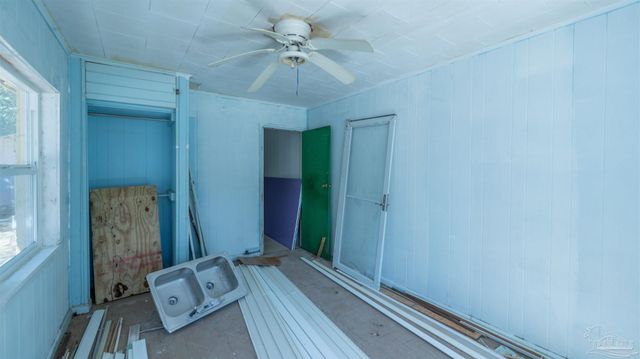 30 Howard Dr, Pensacola, FL 32503