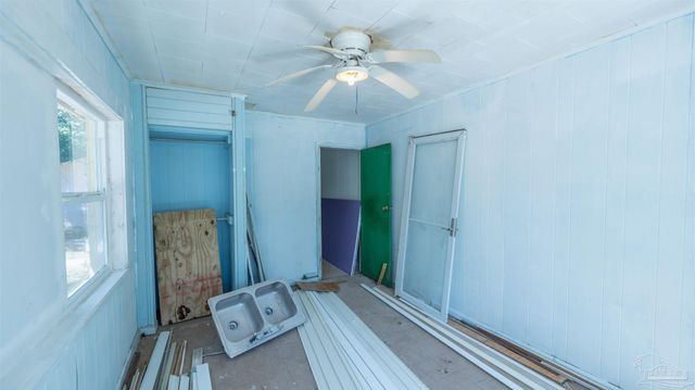 30 Howard Dr, Pensacola, FL 32503