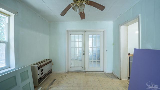 30 Howard Dr, Pensacola, FL 32503