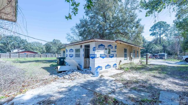 30 Howard Dr, Pensacola, FL 32503