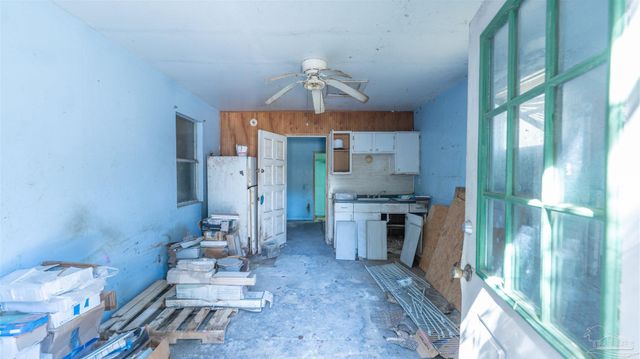 30 Howard Dr, Pensacola, FL 32503