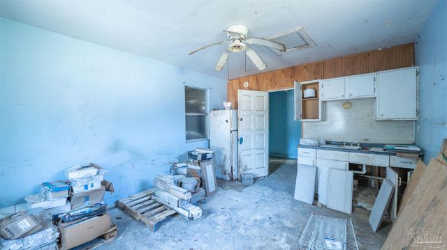 30 Howard Dr, Pensacola, FL 32503