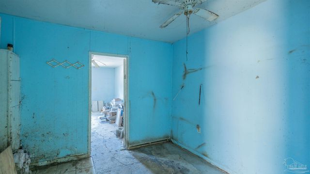 30 Howard Dr, Pensacola, FL 32503