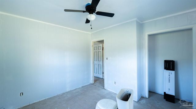 30 Howard Dr, Pensacola, FL 32503