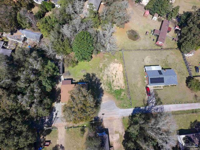 30 Howard Dr, Pensacola, FL 32503