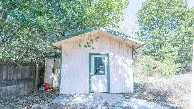 30 Howard Dr, Pensacola, FL 32503