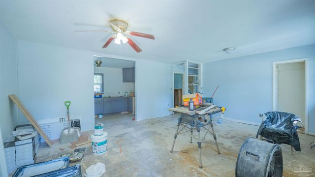 30 Howard Dr, Pensacola, FL 32503