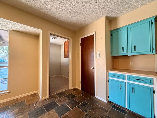 4133 Eagle Dr, Corpus Christi, TX 78413