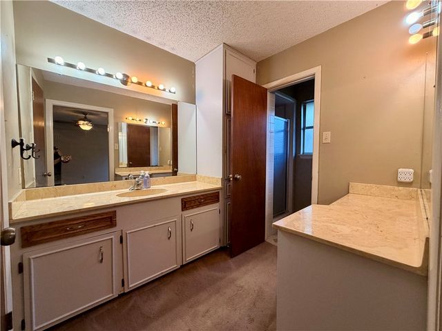 4133 Eagle Dr, Corpus Christi, TX 78413