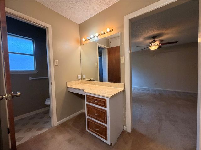 4133 Eagle Dr, Corpus Christi, TX 78413