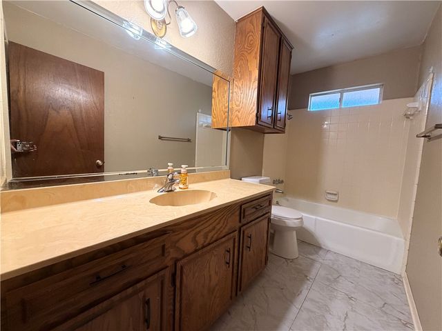 4133 Eagle Dr, Corpus Christi, TX 78413