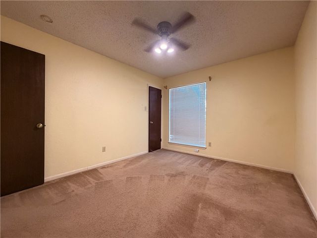4133 Eagle Dr, Corpus Christi, TX 78413
