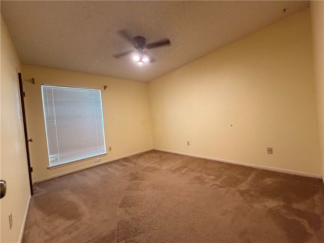 4133 Eagle Dr, Corpus Christi, TX 78413